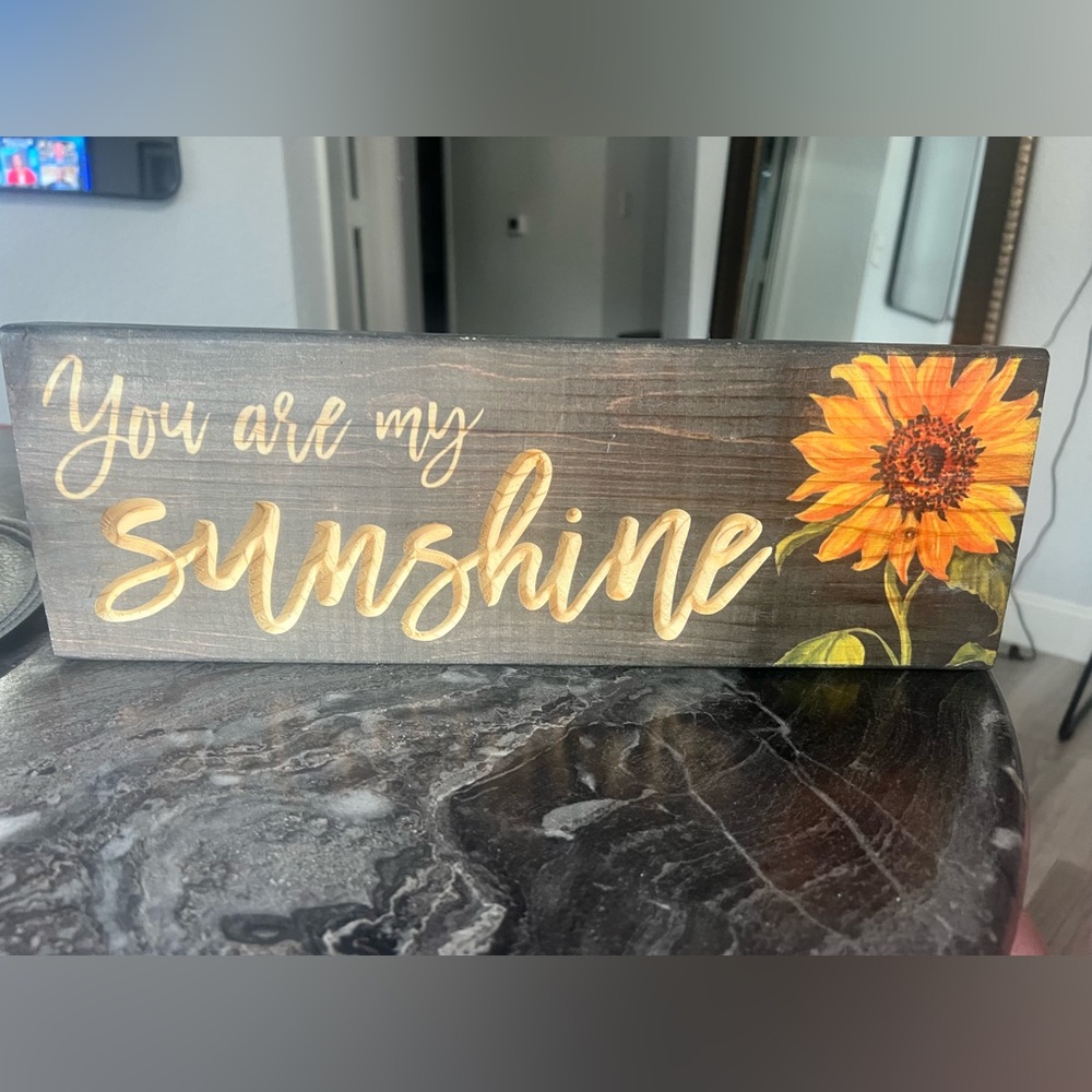 Decorative Wooden Sign with Sunflower Design